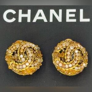 CHANEL Vintage CC Natural Sea Pearls and Gripoix Clip On Earrings
